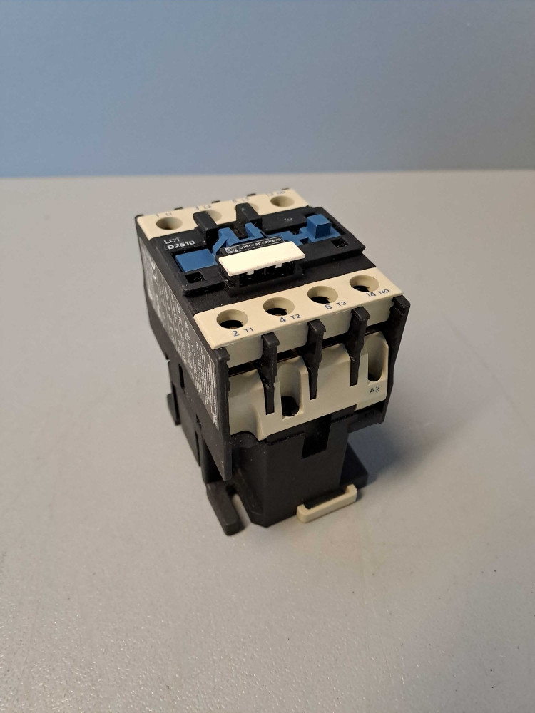 TÉLÉMÉCANIQUE  LC1D2510E7