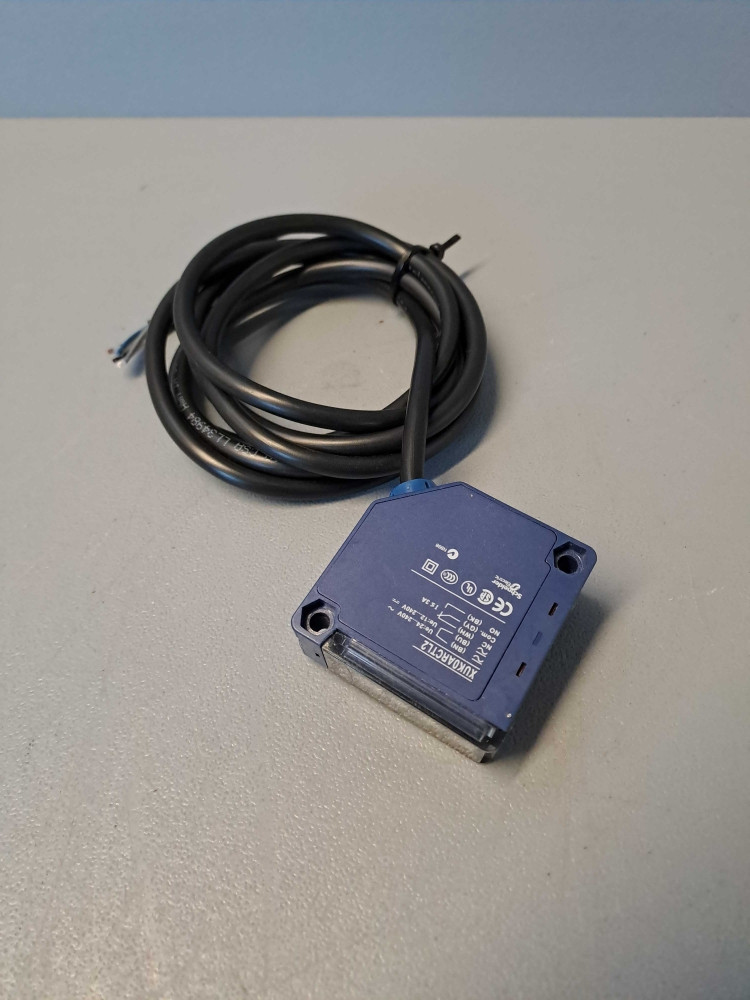 TÉLÉMÉCANIQUE  XUK0ARCTL2