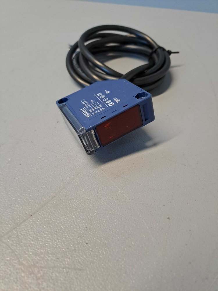 TÉLÉMÉCANIQUE  XUK0ARCTL2