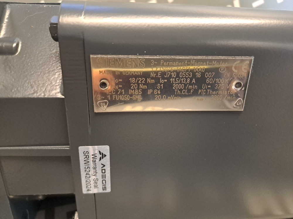 SIEMENS  1FT50761AC711AA0