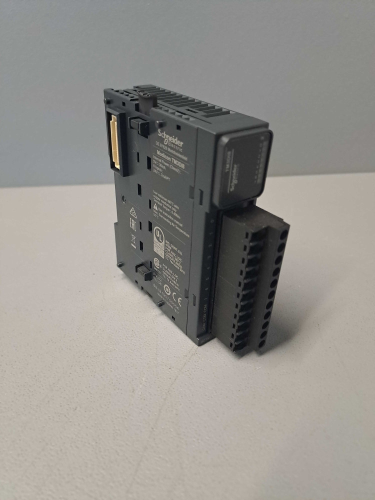 SCHNEIDER  TM3DI8