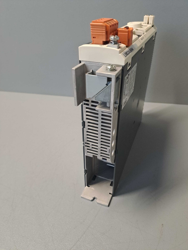 SCHNEIDER  LXM32AU60N4