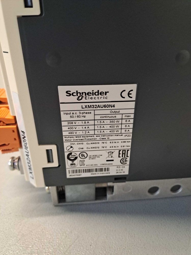 SCHNEIDER  LXM32AU60N4