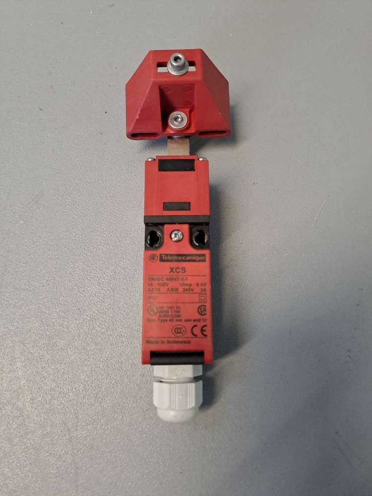 TÉLÉMÉCANIQUE  XCSPA792