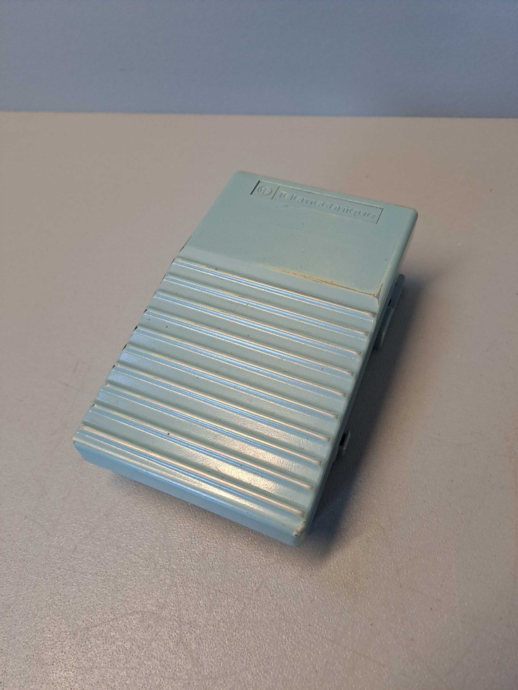 TÉLÉMÉCANIQUE  XPEM110