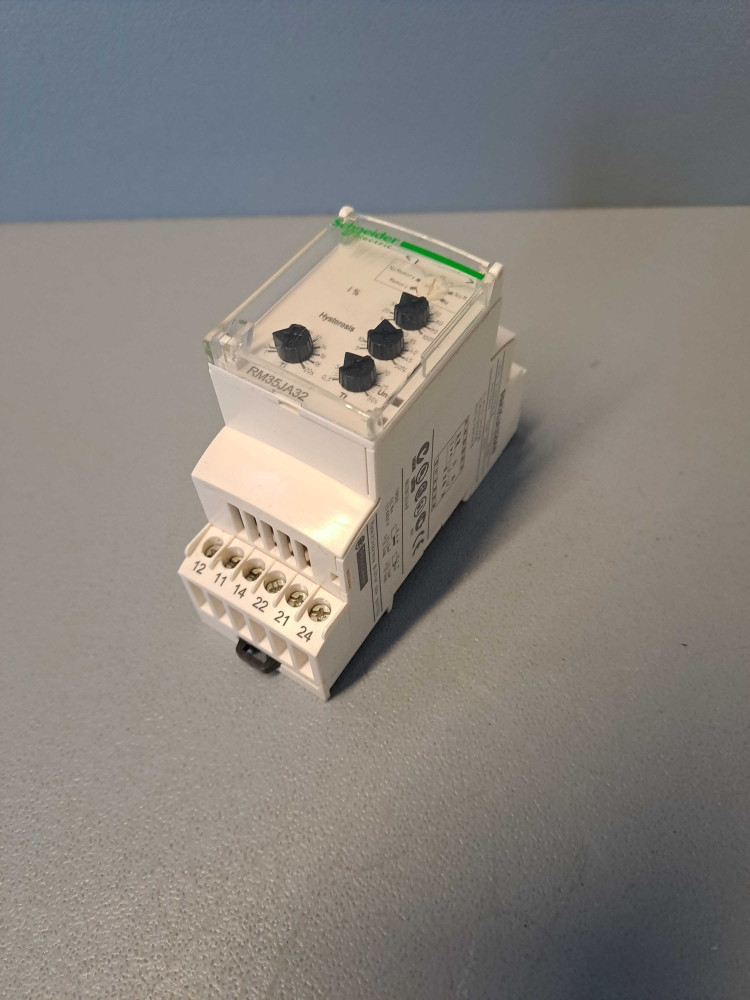 SCHNEIDER  RM35JA32MW