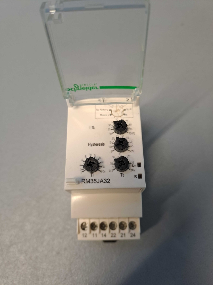 SCHNEIDER  RM35JA32MW