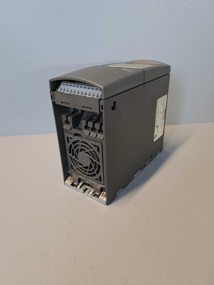 SIEMENS 6SE64402UD215AA1