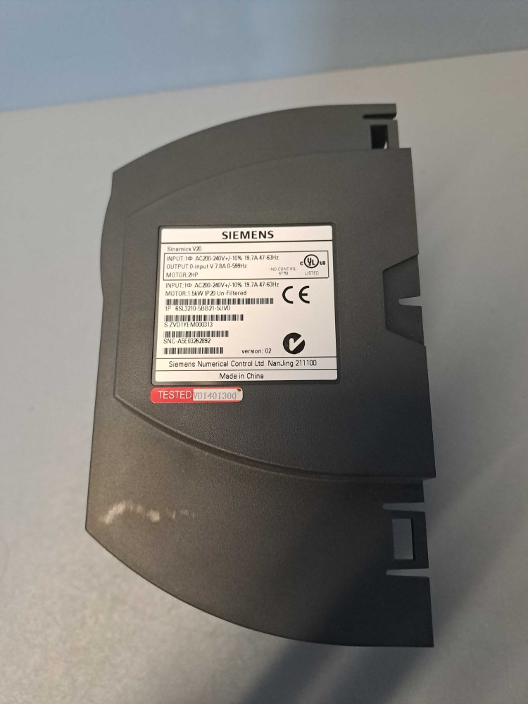 SIEMENS  PLASTIC 6SL32105BB215UV0