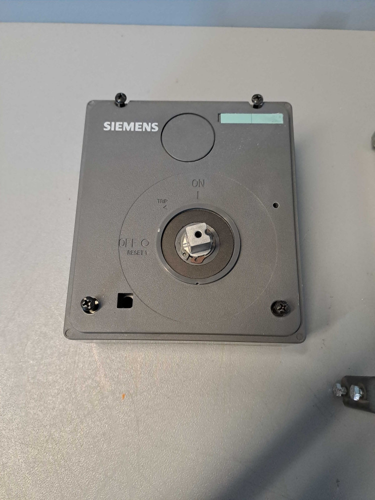 SIEMENS 3VL94003HE00