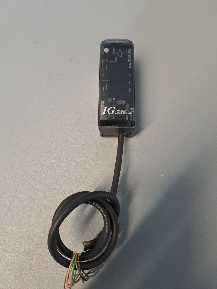 KEYENCE  IG1000