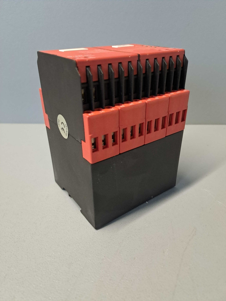 TÉLÉMÉCANIQUE  XPSAP5140