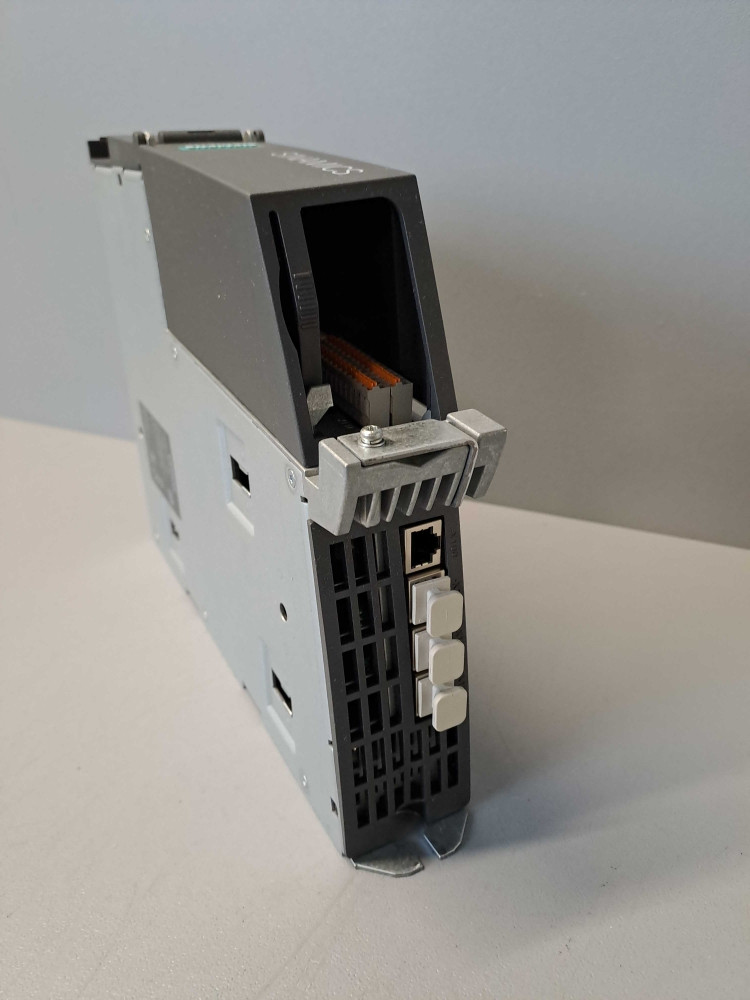 SIEMENS  6SL30401MA010AA0