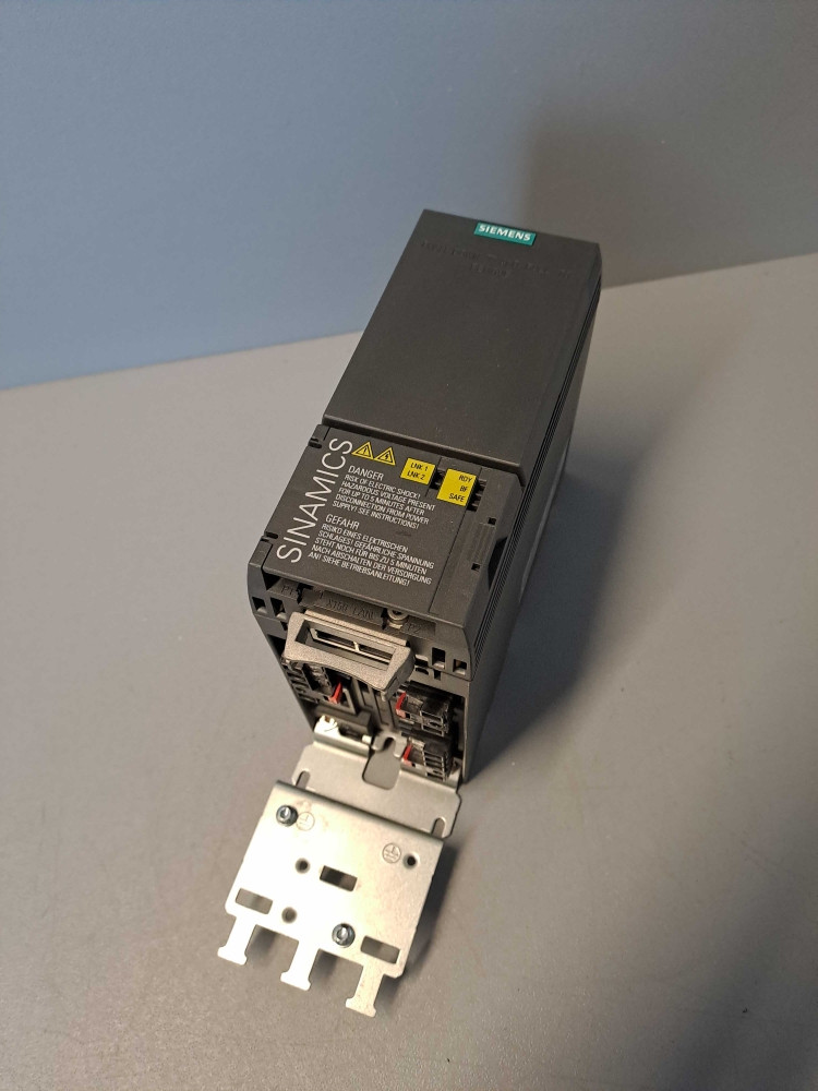 SIEMENS  6SL32101KE158UF2