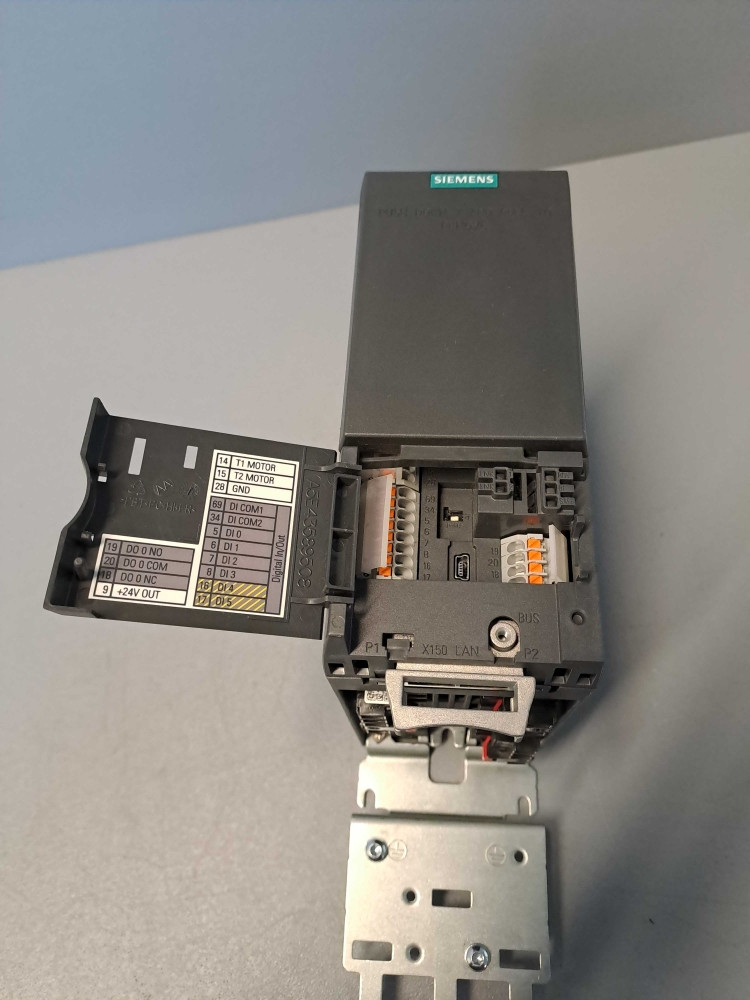 SIEMENS  6SL32101KE158UF2