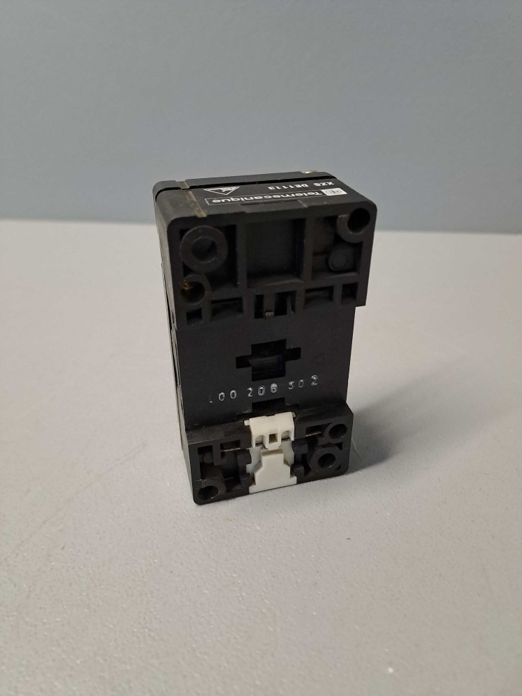 TÉLÉMÉCANIQUE  XZSDE1113