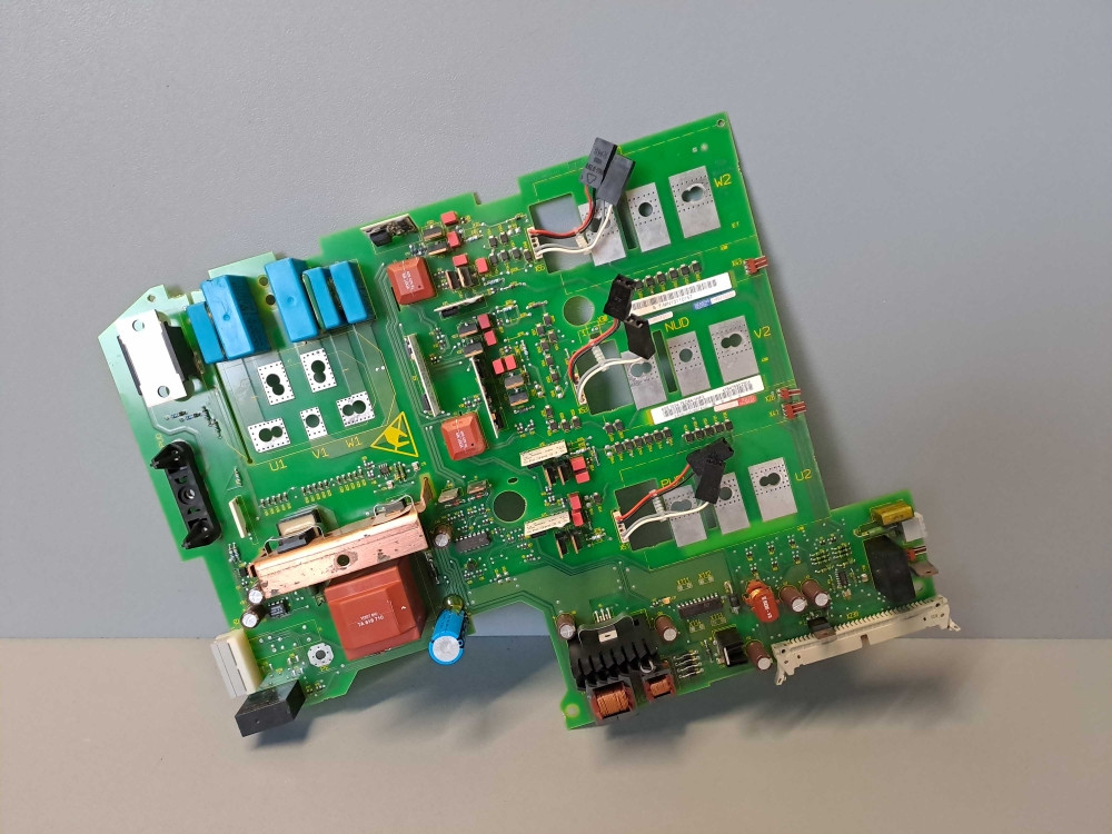 SIEMENS  6SE70247ED841HF3