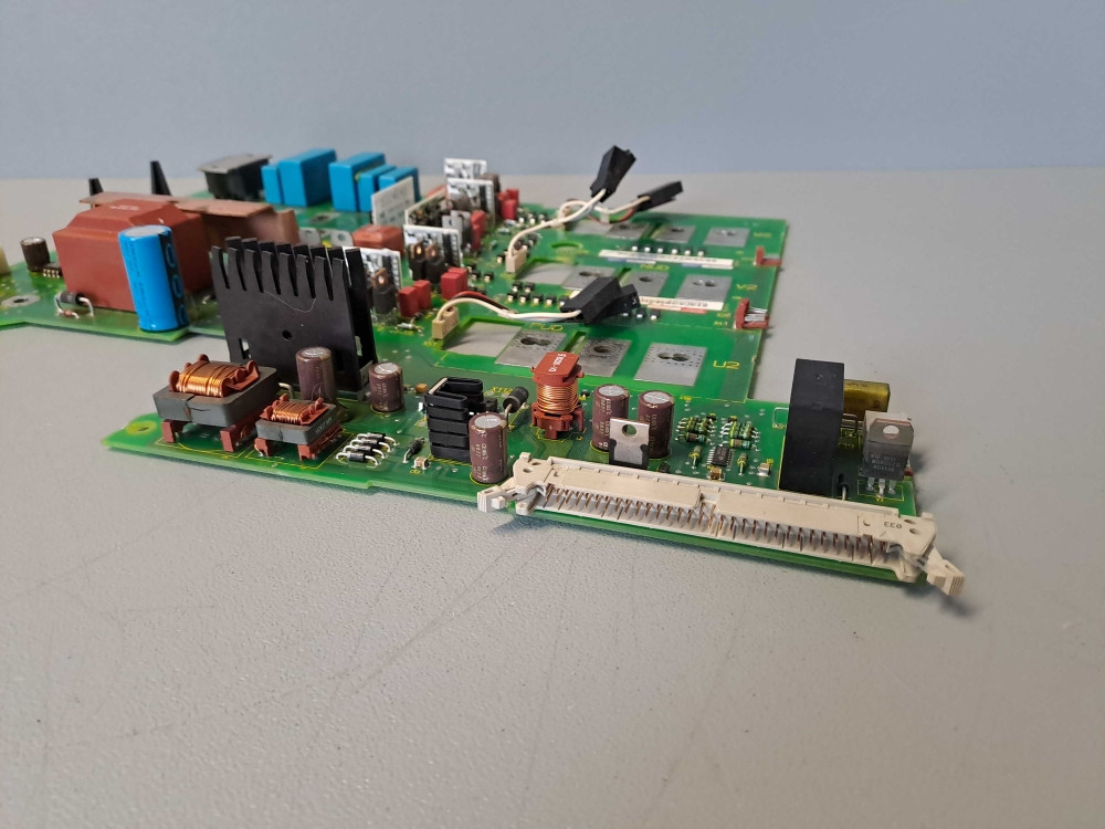 SIEMENS  6SE70247ED841HF3