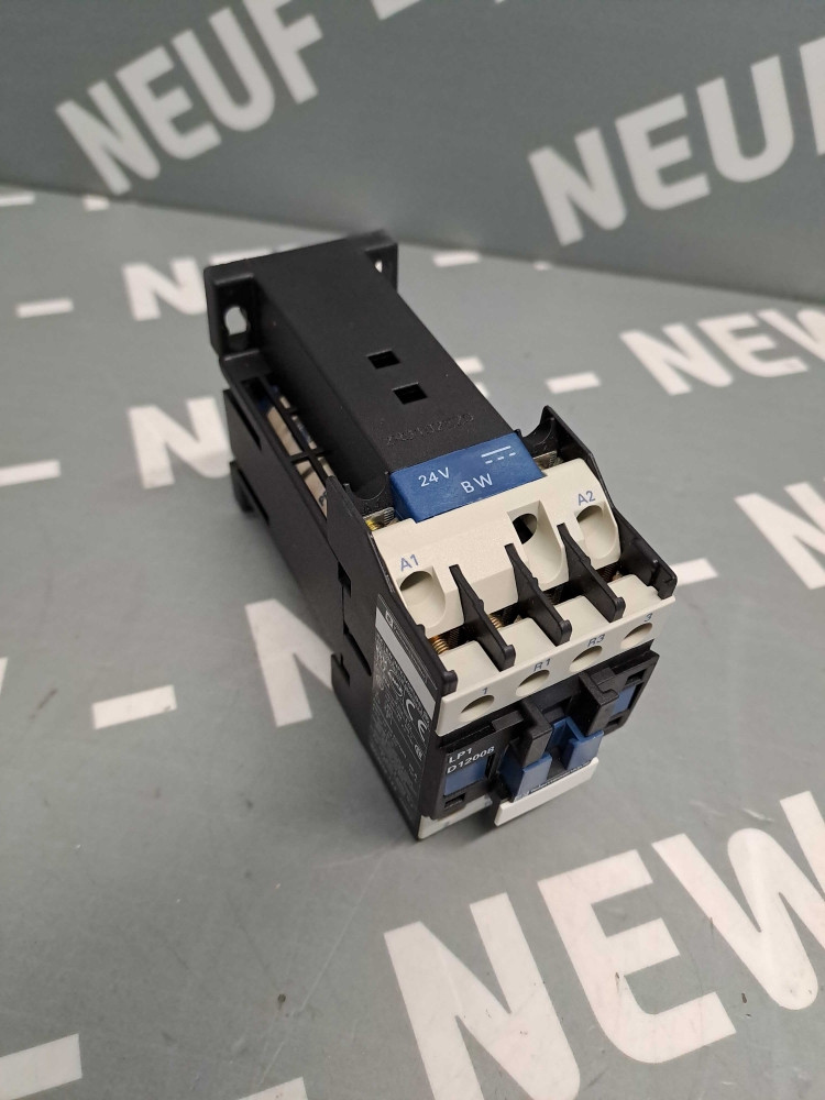 TÉLÉMÉCANIQUE  LP1D12008BW