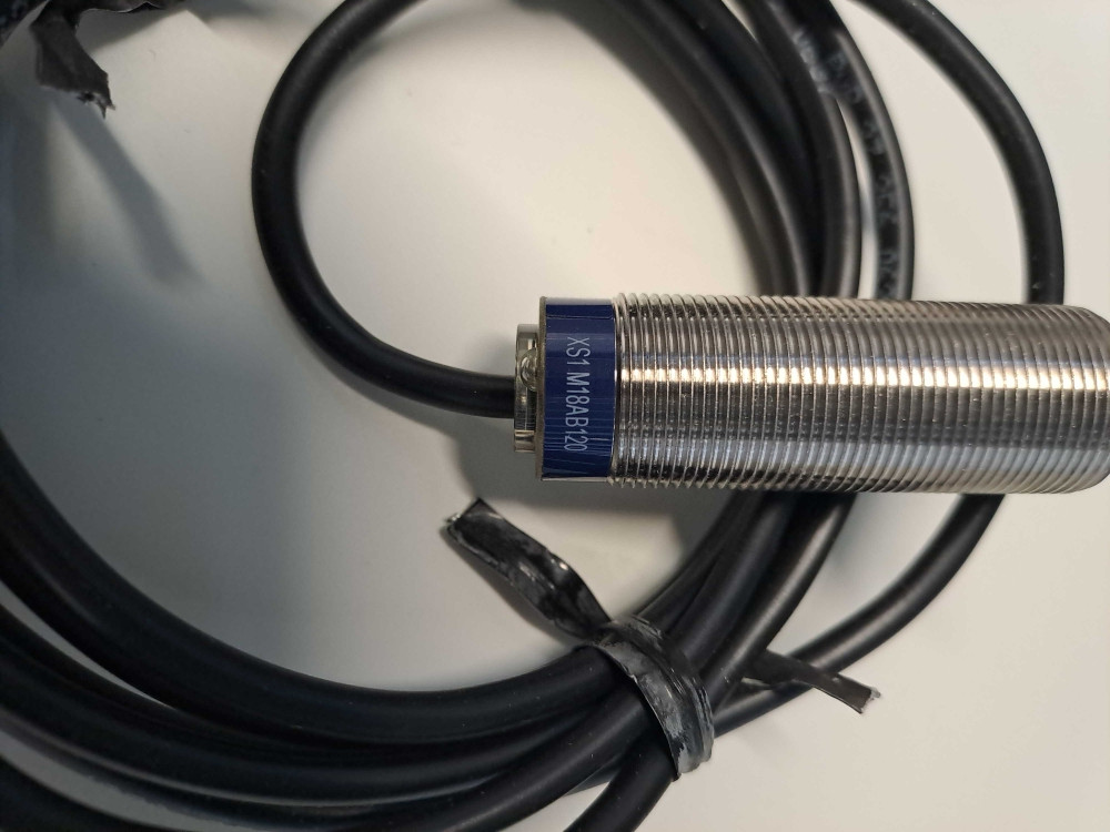 TÉLÉMÉCANIQUE  XS1M18AB120