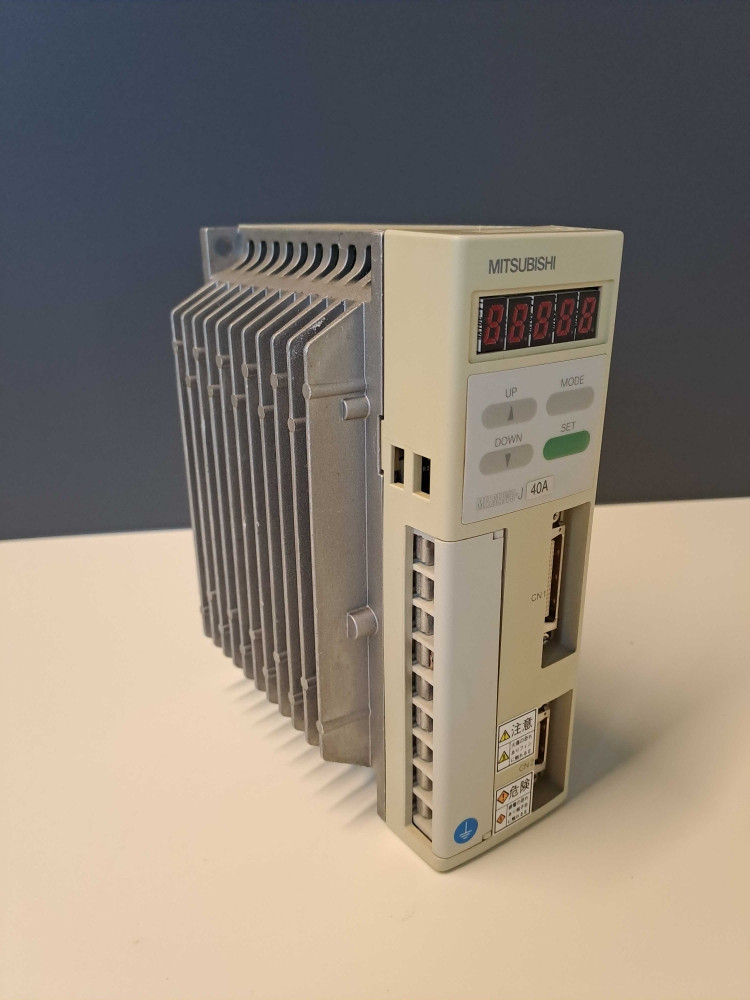 MITSUBISHI MRJ40A