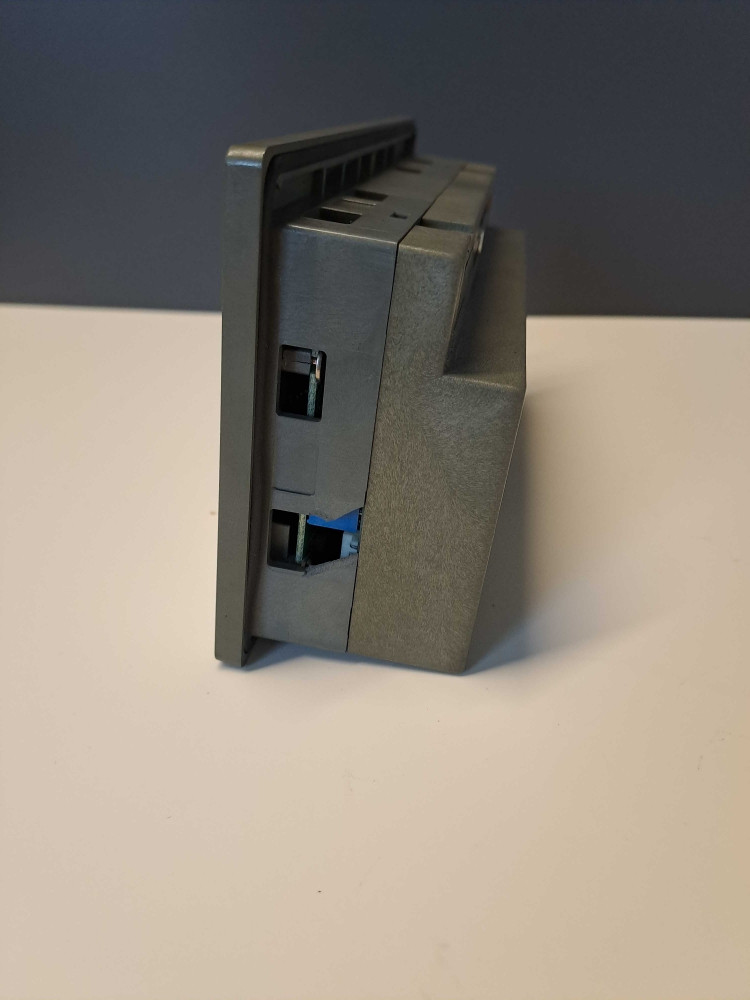 TÉLÉMÉCANIQUE  XBT-HM017010