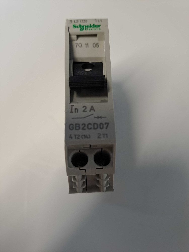 SCHNEIDER  GB2CD07