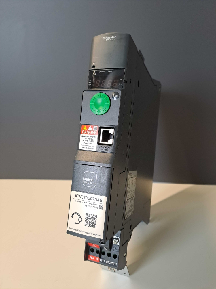 SCHNEIDER  ATV320U07N4B
