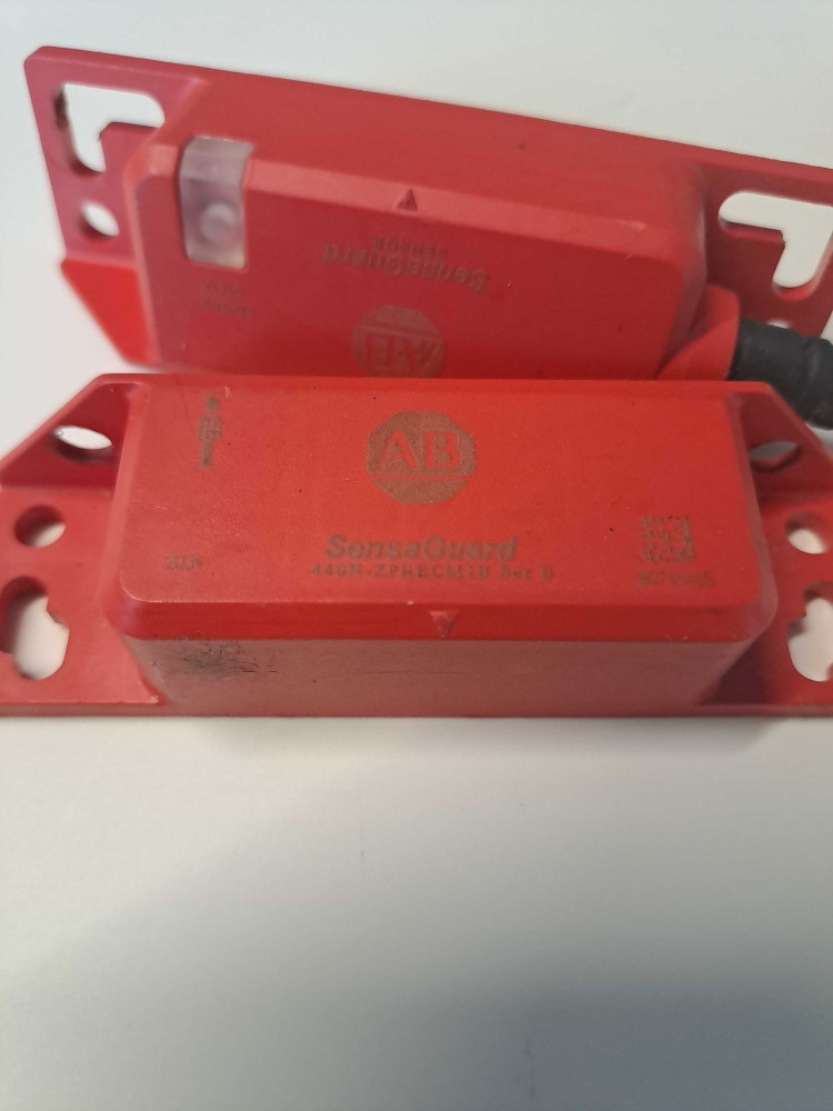 ALLEN-BRADLEY  440N-Z21SS2HN