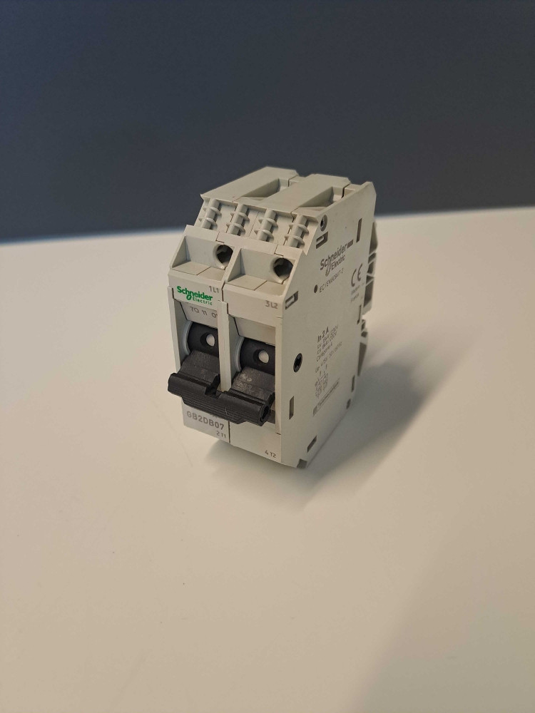 SCHNEIDER  GB2DB07