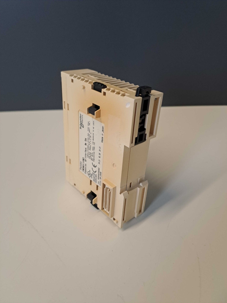 SCHNEIDER  TWDN0I10M3