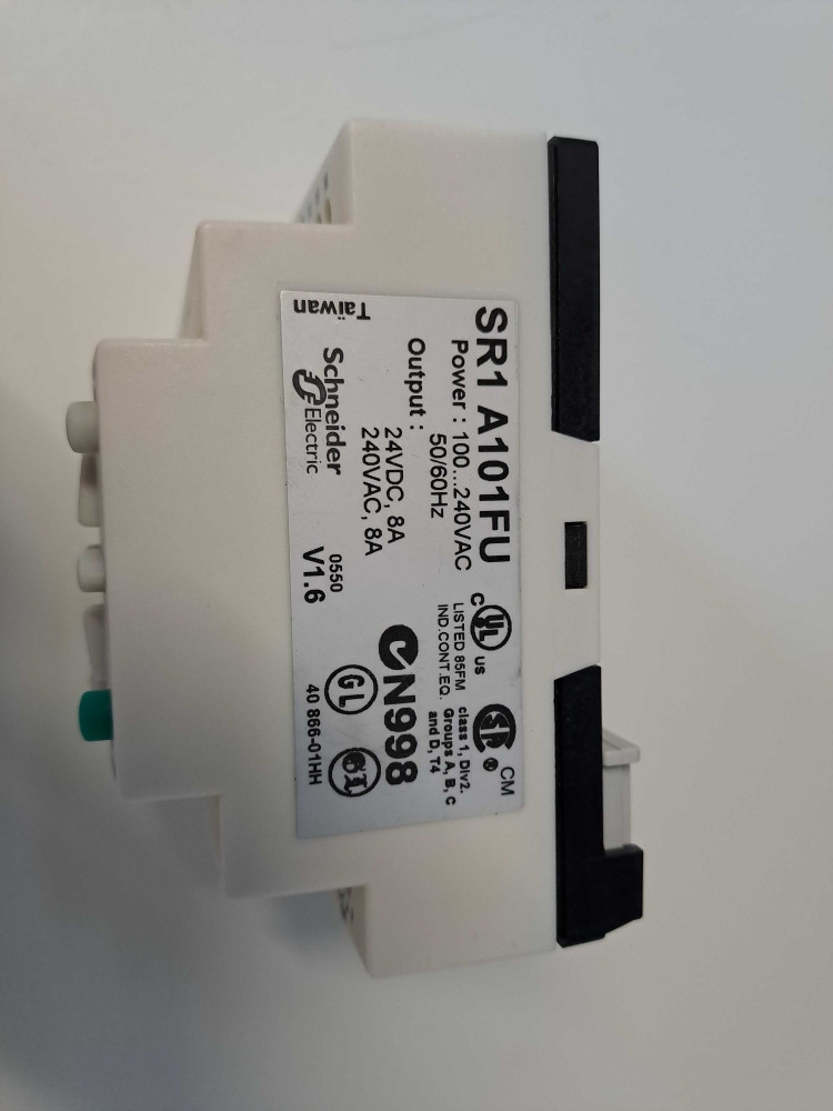 SCHNEIDER  SR1A101FU