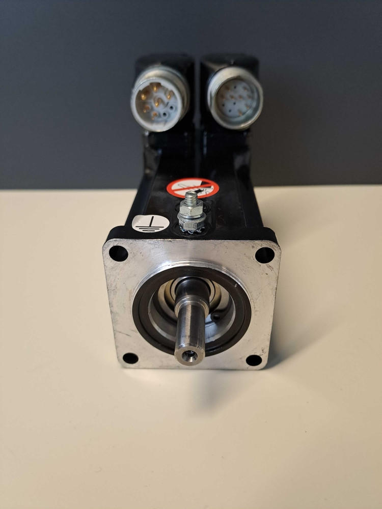 SCHNEIDER  SH0558005000000001000