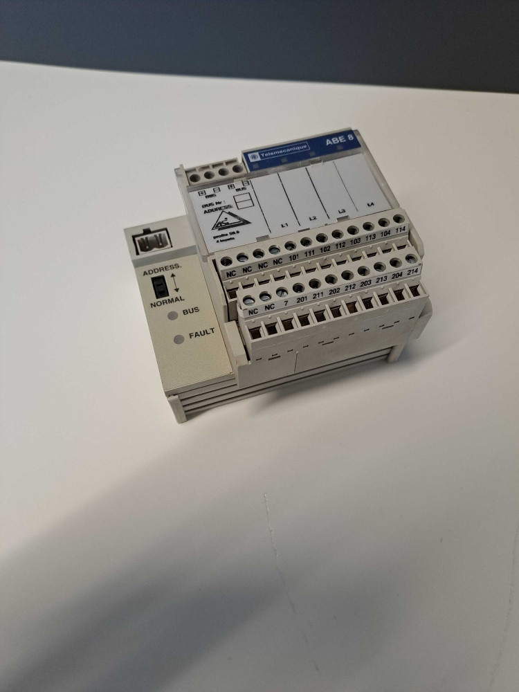 TÉLÉMÉCANIQUE  ABE8S40SB00