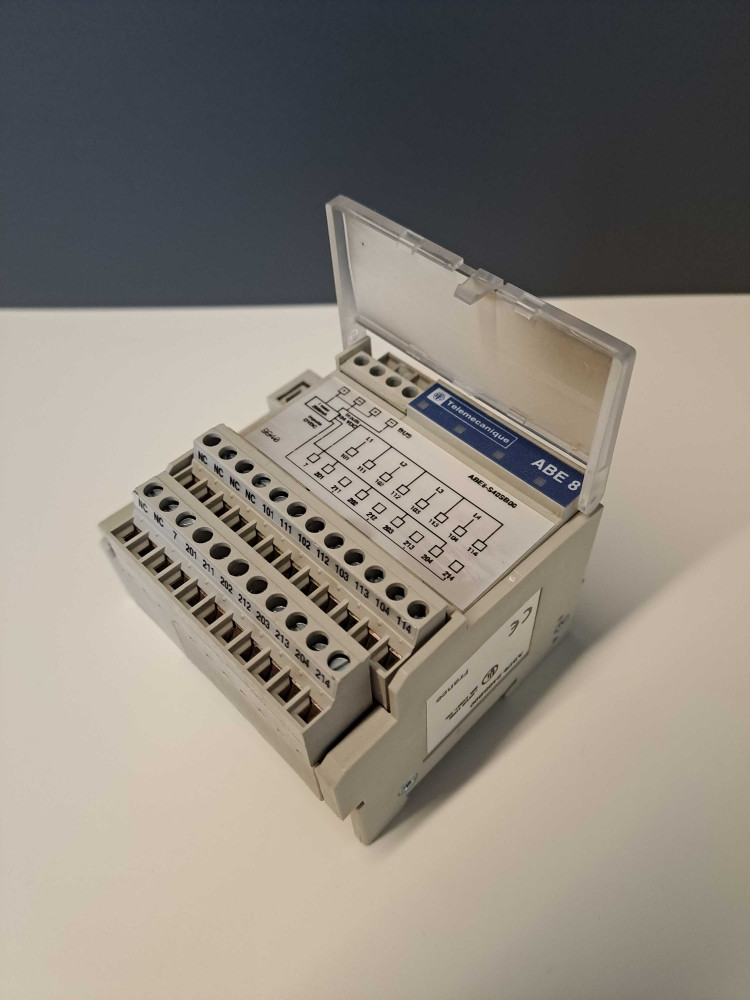 TÉLÉMÉCANIQUE  ABE8S40SB00