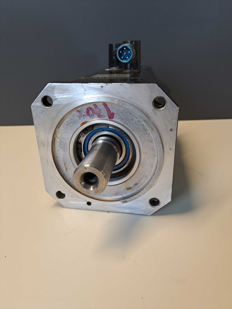 SIEMENS  1FK60836AF711AG0