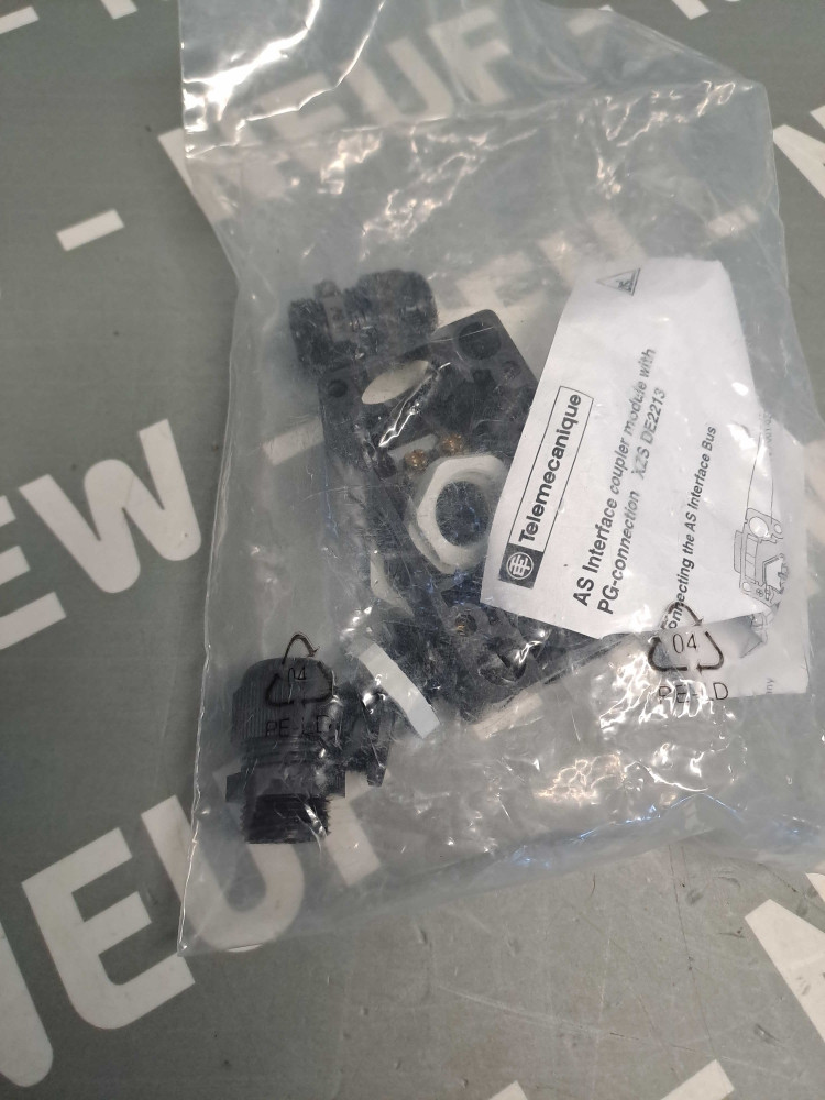 TÉLÉMÉCANIQUE  XZSDE2213