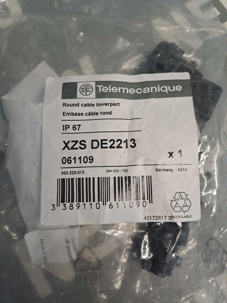 TÉLÉMÉCANIQUE  XZSDE2213