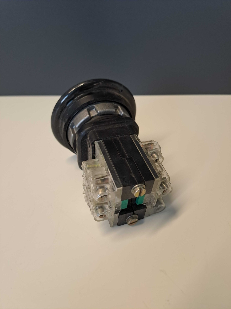 TÉLÉMÉCANIQUE  XB2MR22