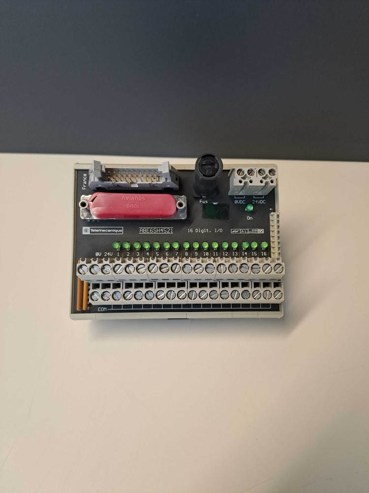 TÉLÉMÉCANIQUE  ABE6SH4521