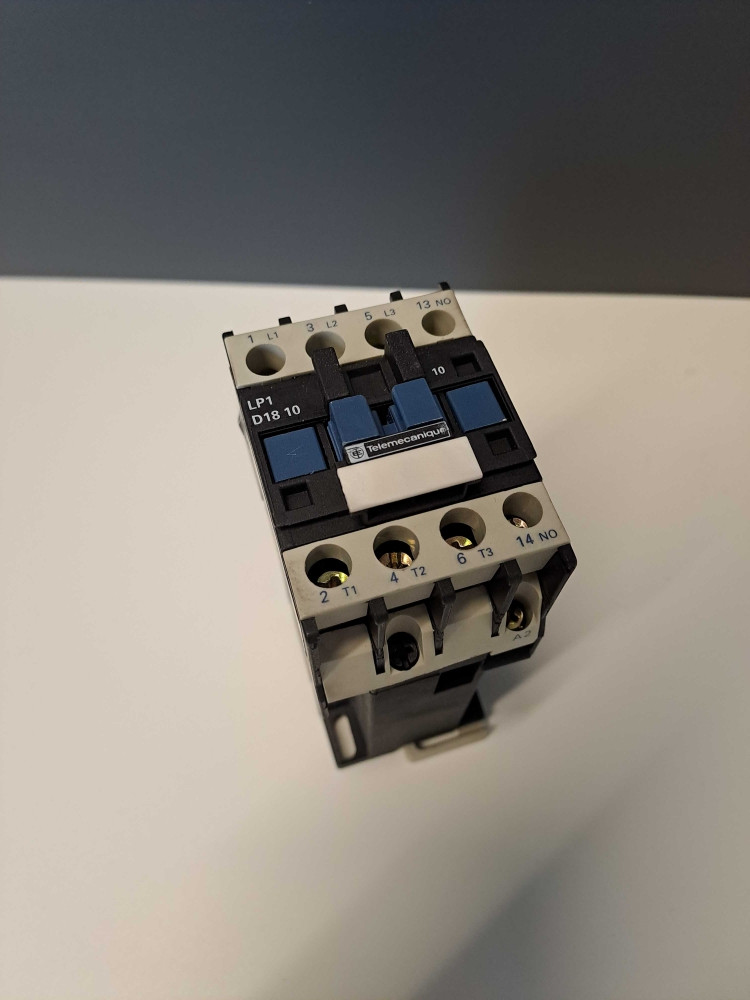 TÉLÉMÉCANIQUE  LP1D1810BD