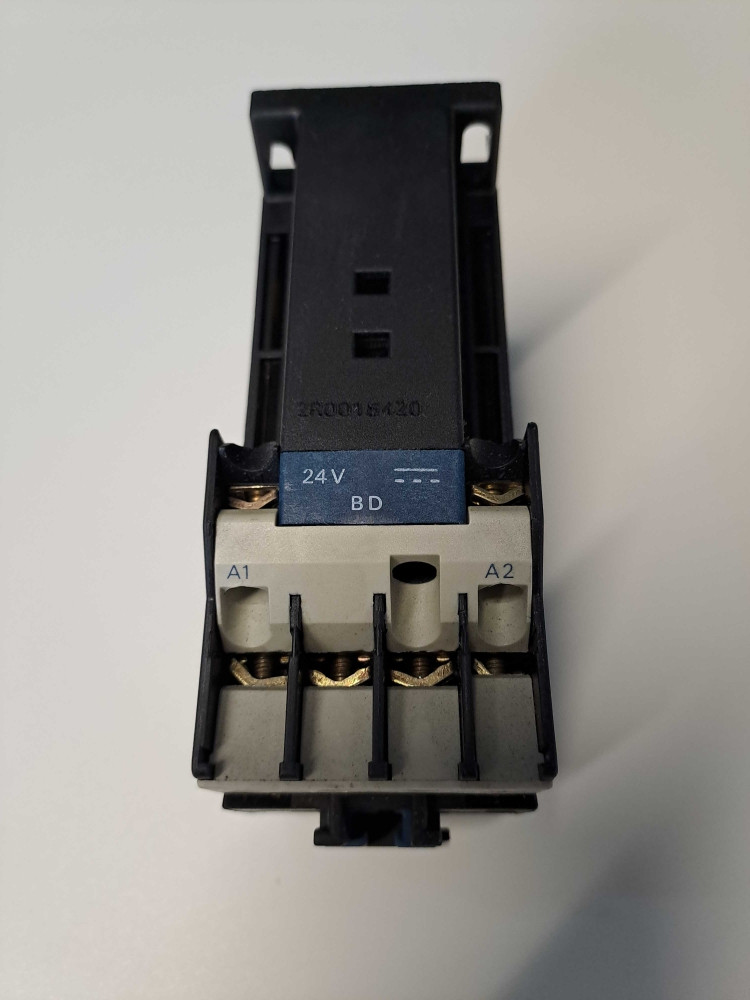 TÉLÉMÉCANIQUE  LP1D1810BD