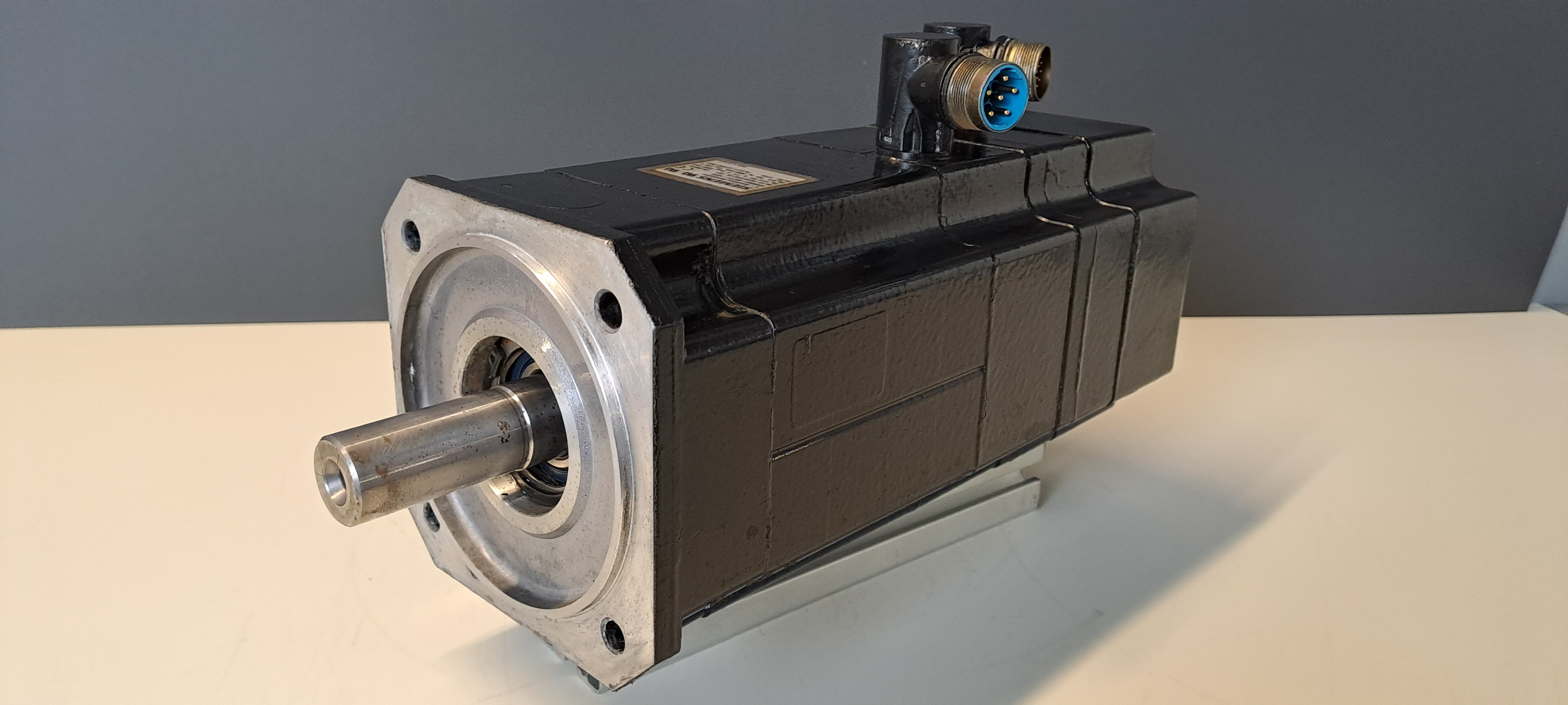 SIEMENS  1FK60636AF711AG0