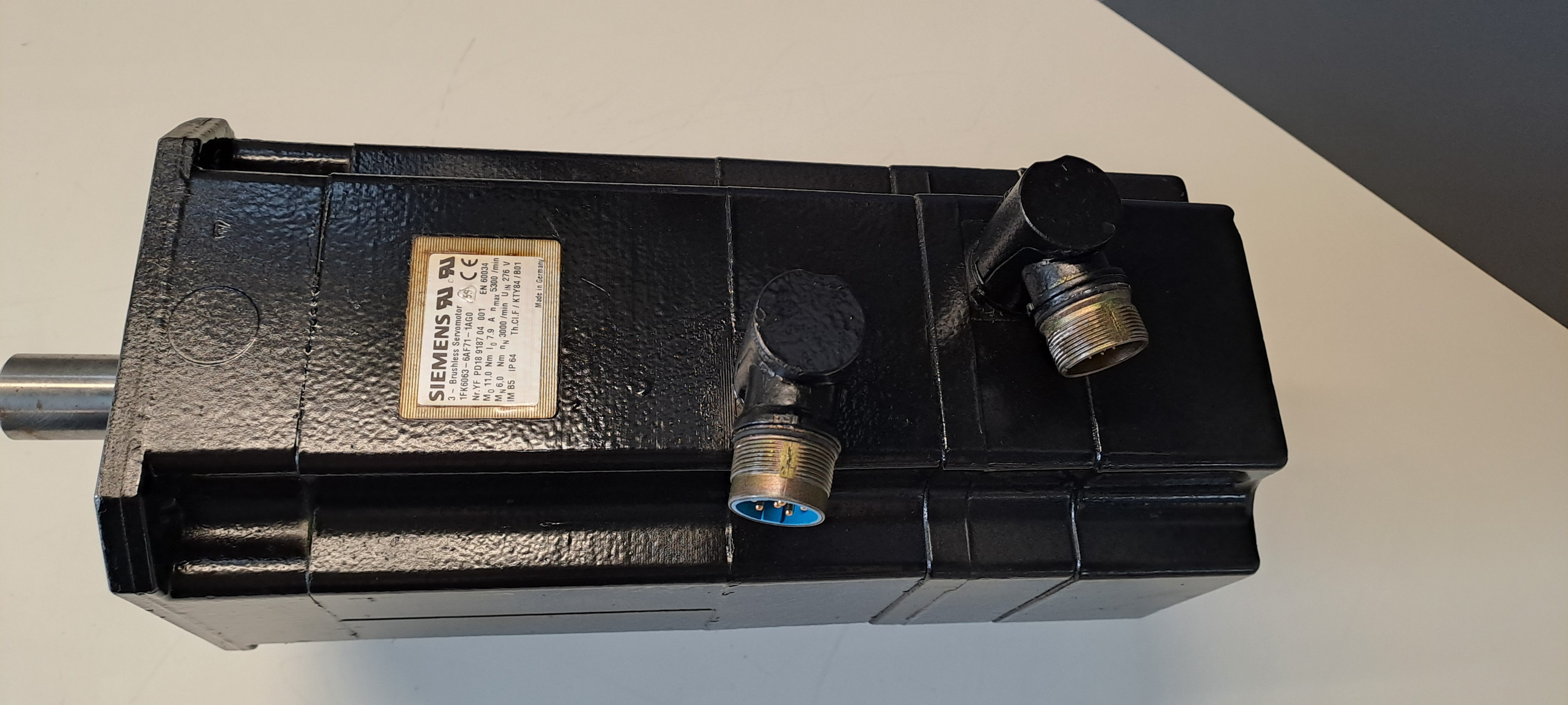 SIEMENS  1FK60636AF711AG0