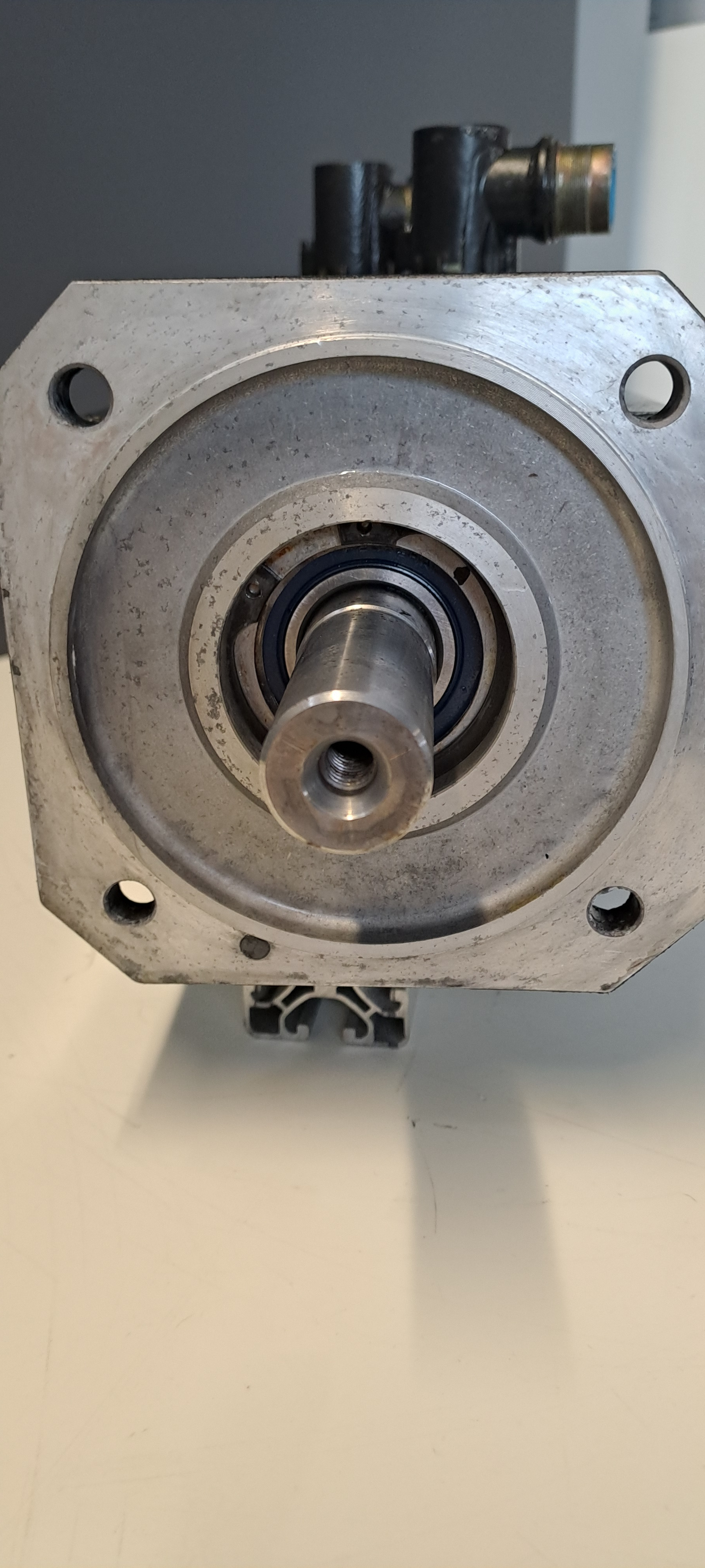 SIEMENS  1FK60636AF711AG0