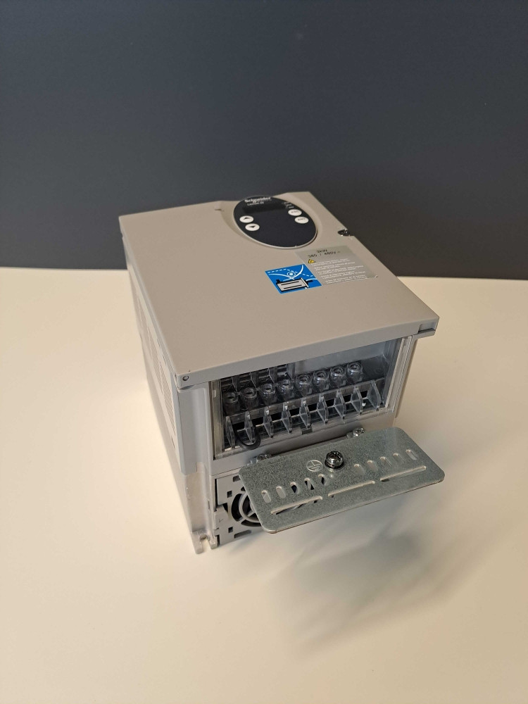 TÉLÉMÉCANIQUE  LXM05AD34N4