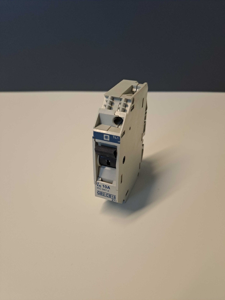 TÉLÉMÉCANIQUE  GB2-CB16