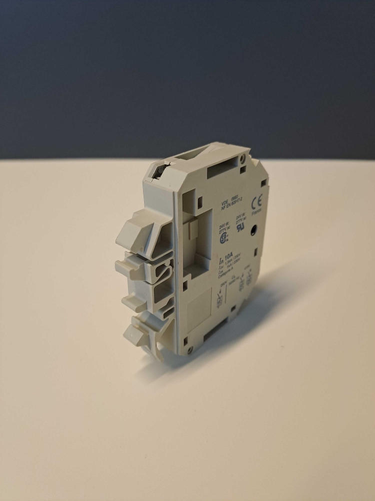 TÉLÉMÉCANIQUE  GB2-CB16