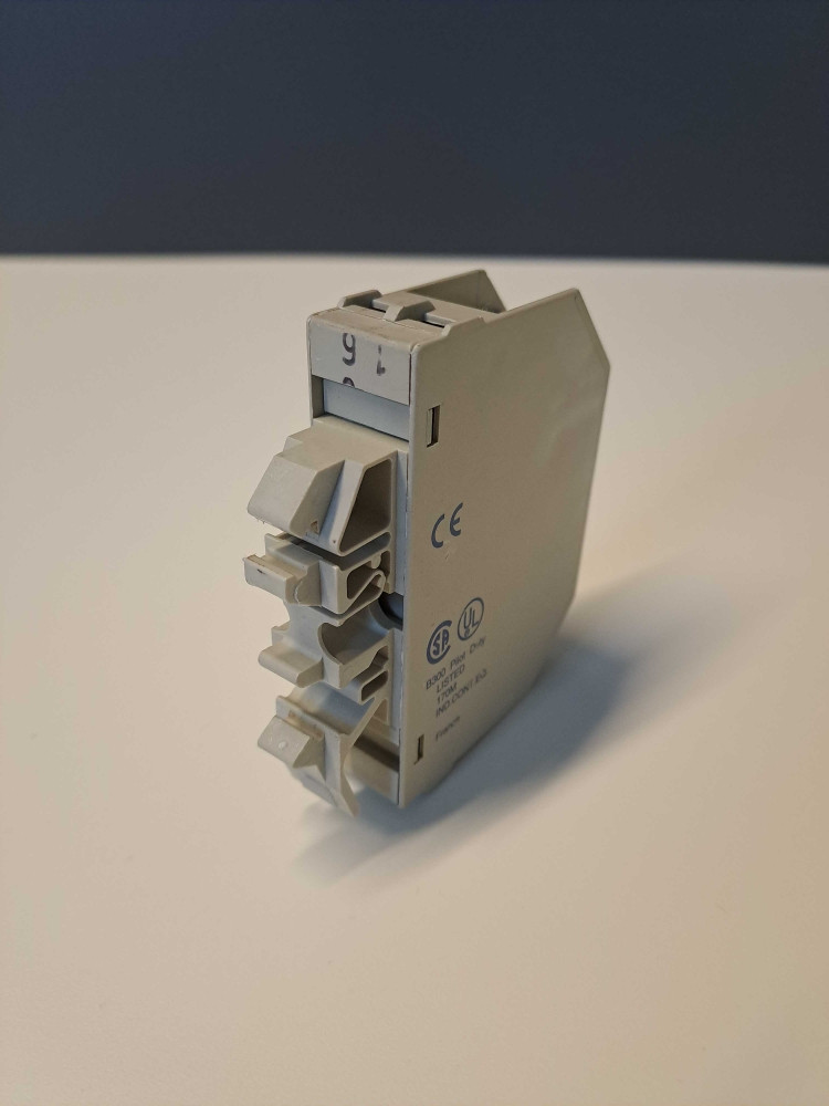 TÉLÉMÉCANIQUE  ABR1E311F