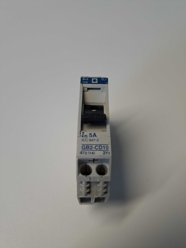 TÉLÉMÉCANIQUE  GB2-CD10